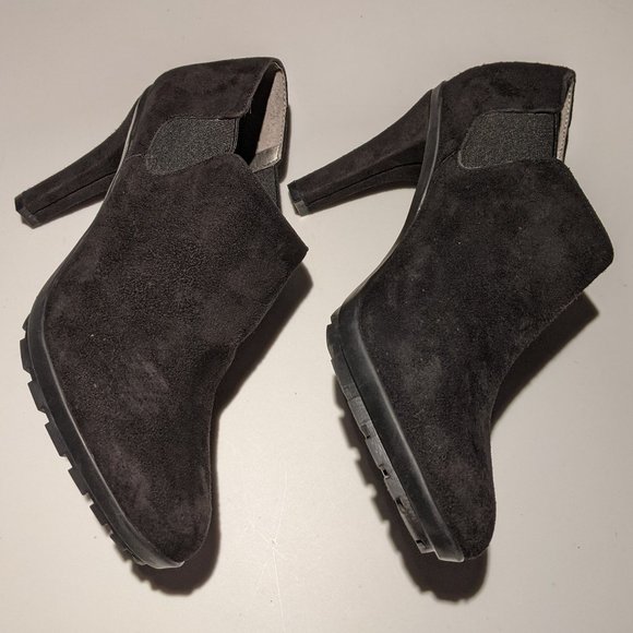 Tahari Tandie Suede Booties 7M - Picture 4 of 10